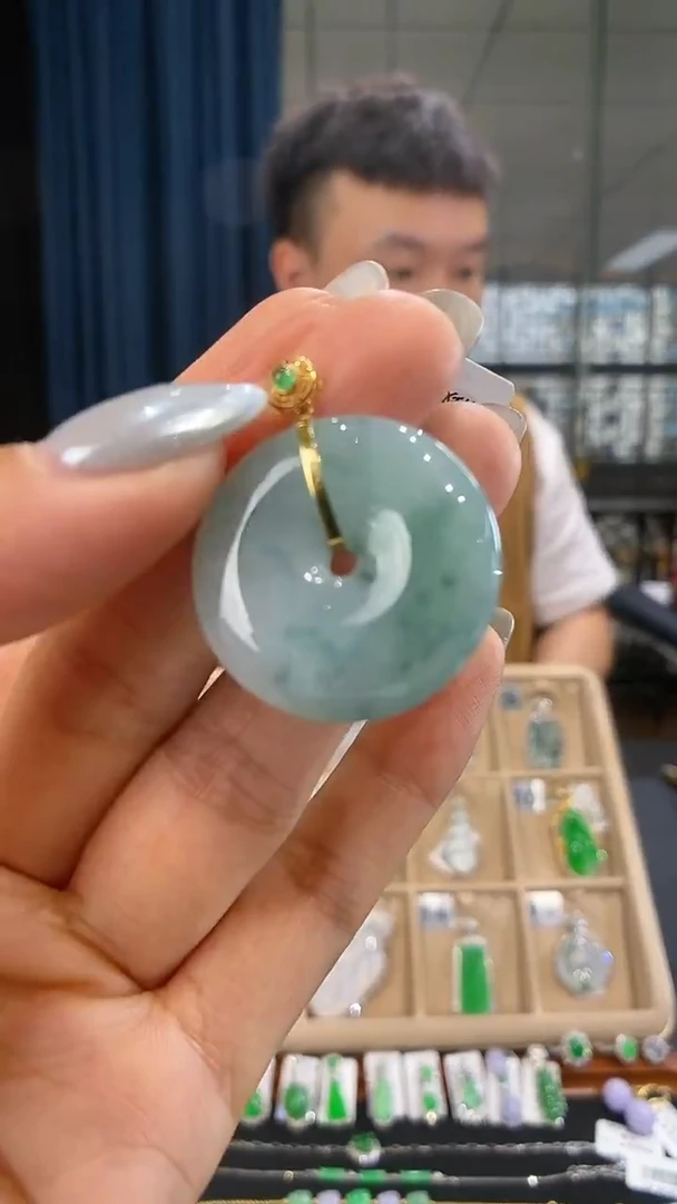 翡翠18K金镶嵌吊坠(不含链)平安扣