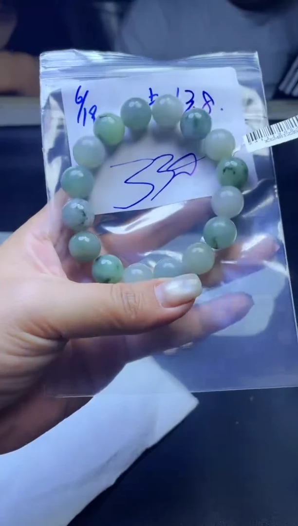 定制翡翠未镶嵌珠串