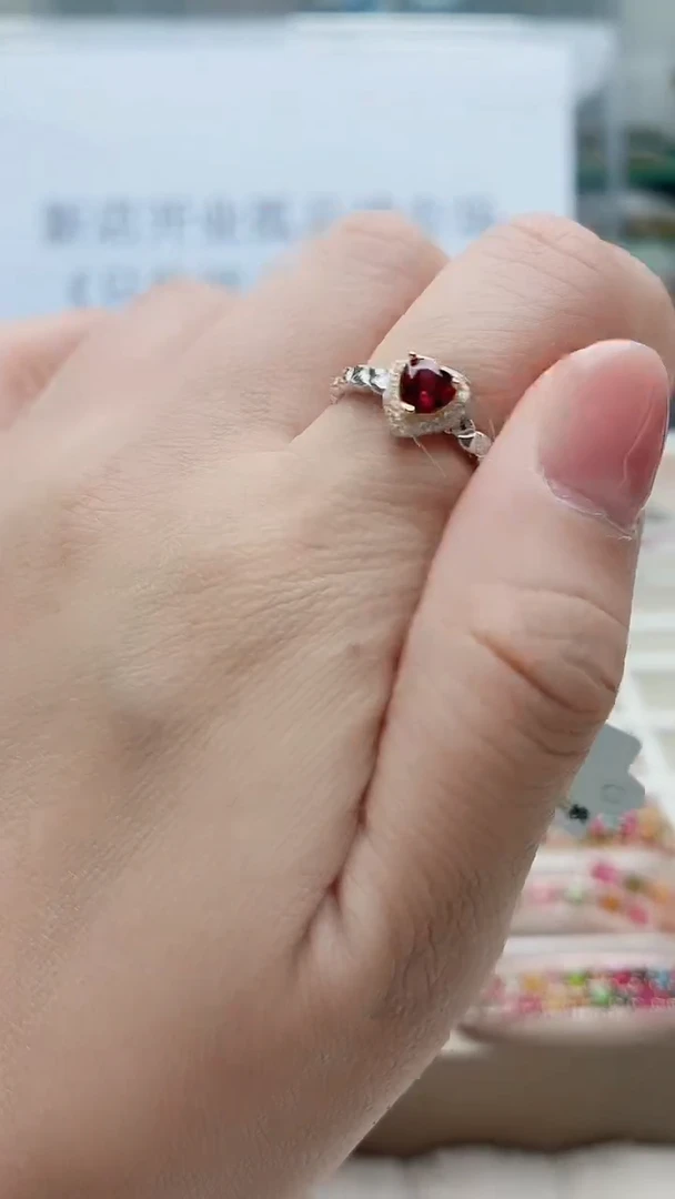 银S925镶嵌戒指石榴石042ZB1114产品一个（多样性）