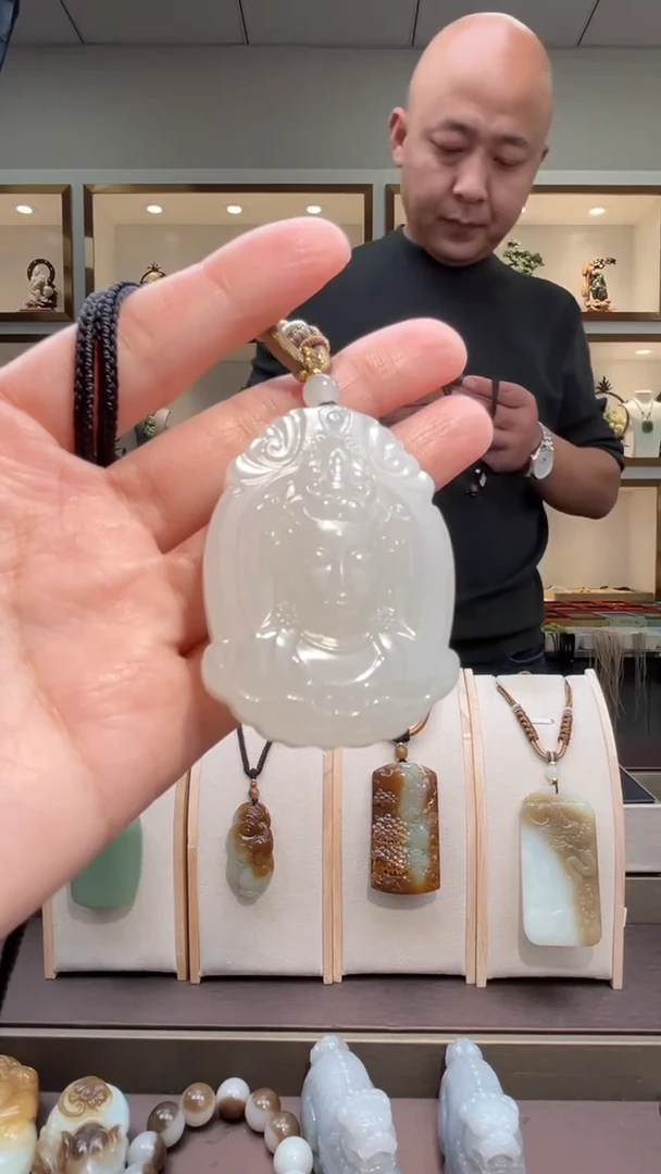 颈饰未镶嵌和田玉苏