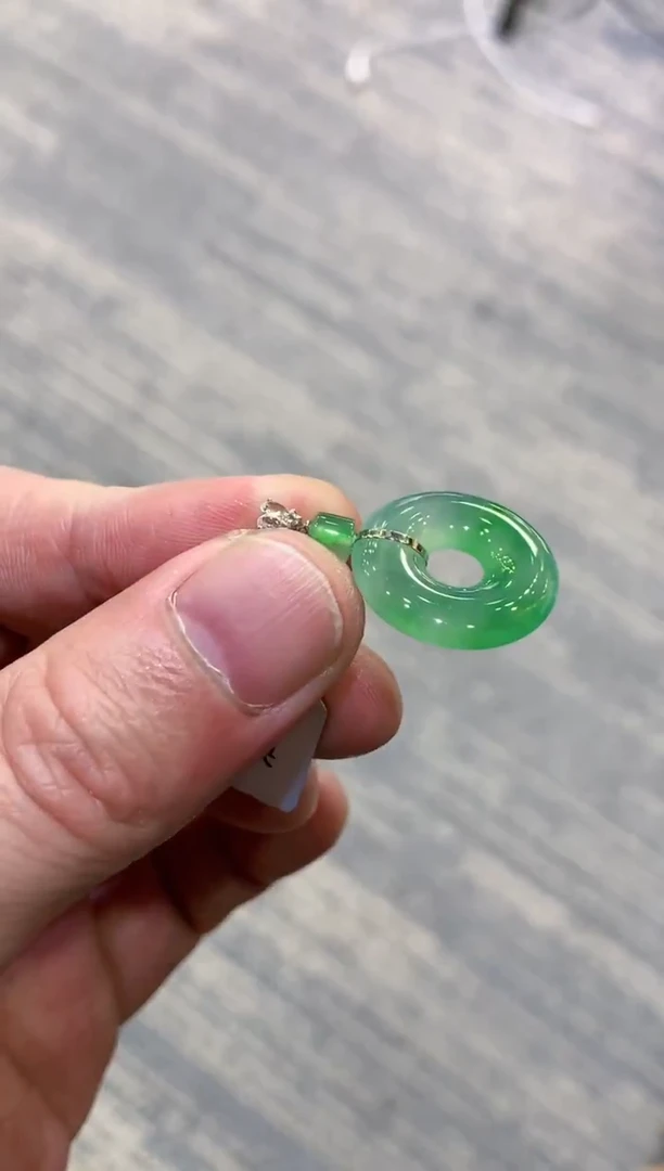 颈饰未镶嵌翡翠天然A货翡翠