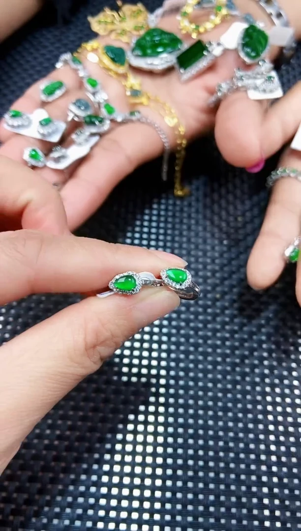 【闪购商品】翡翠耳饰未镶嵌111111111