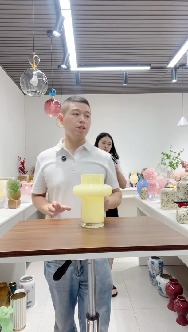 蛮腰小号奶黄色玻璃