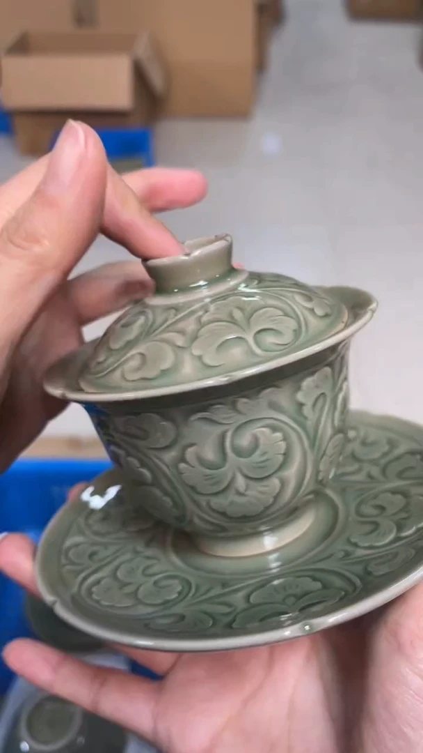 陶瓷纯手工秘色牡丹纹葵口三才盖碗（一套）