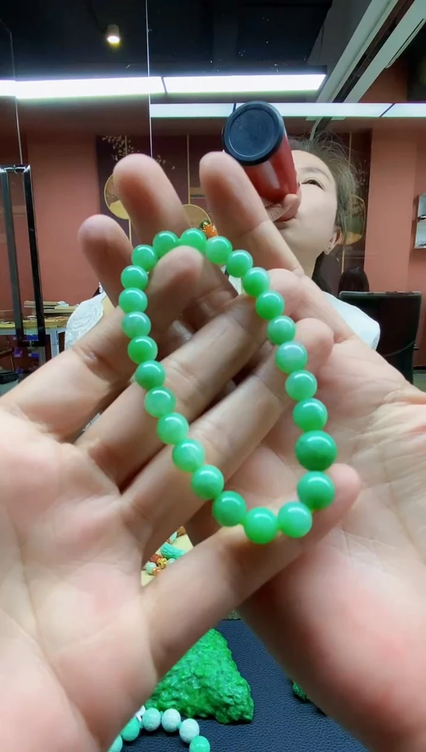 颈饰未镶嵌翡翠手串lj