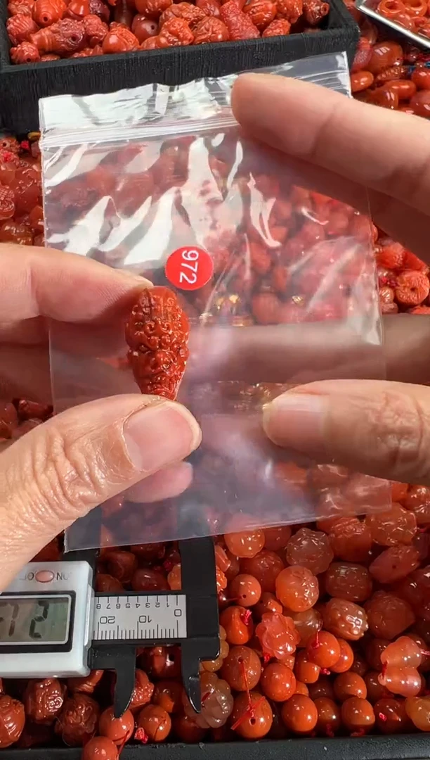 【闪购商品】南红玛瑙颈饰未镶嵌1