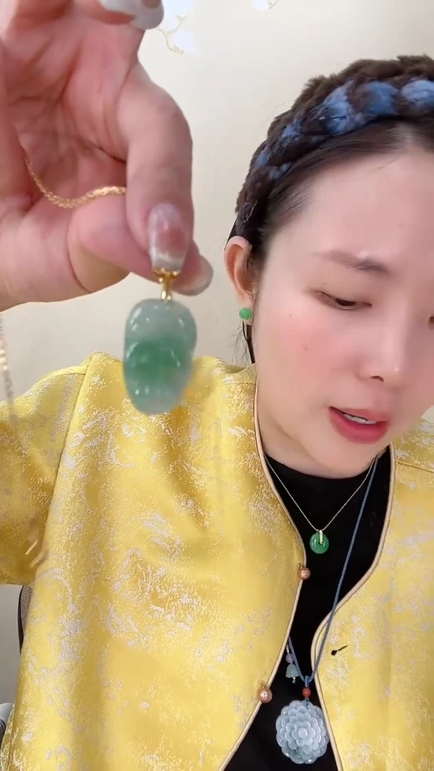 【闪购商品】翡翠吊坠(赠链)未镶嵌多样性叶子X29