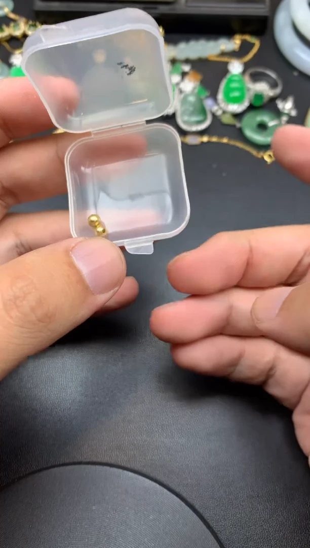 颈饰18K金镶嵌翡翠S****y金珠4mm