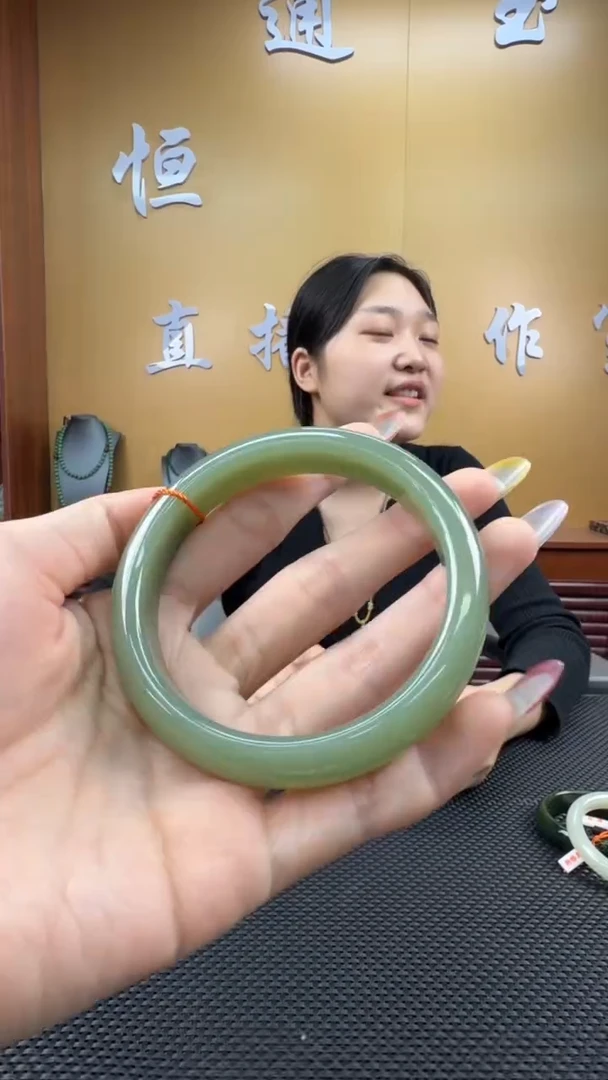 颈饰未镶嵌和田玉手镯63