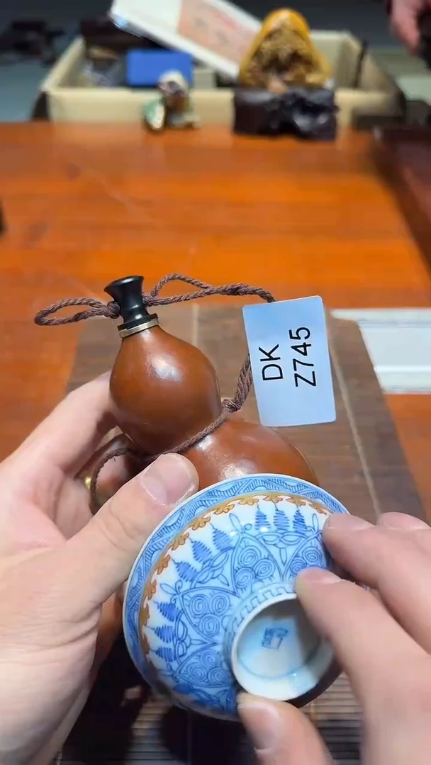8王****腔哈哈哈哈哈哈745
