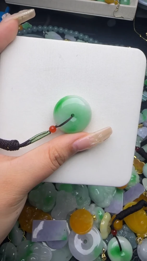 翡翠未镶嵌颈饰天然缅甸翡翠吊坠