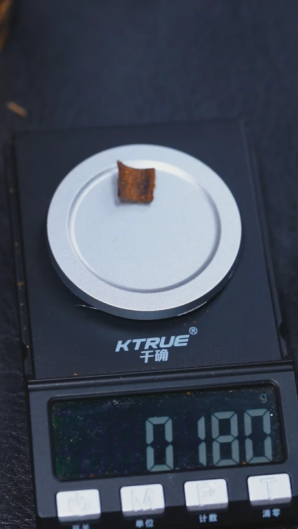 沉香沉香碎屑郎**旧芽庄白棋楠0.18克