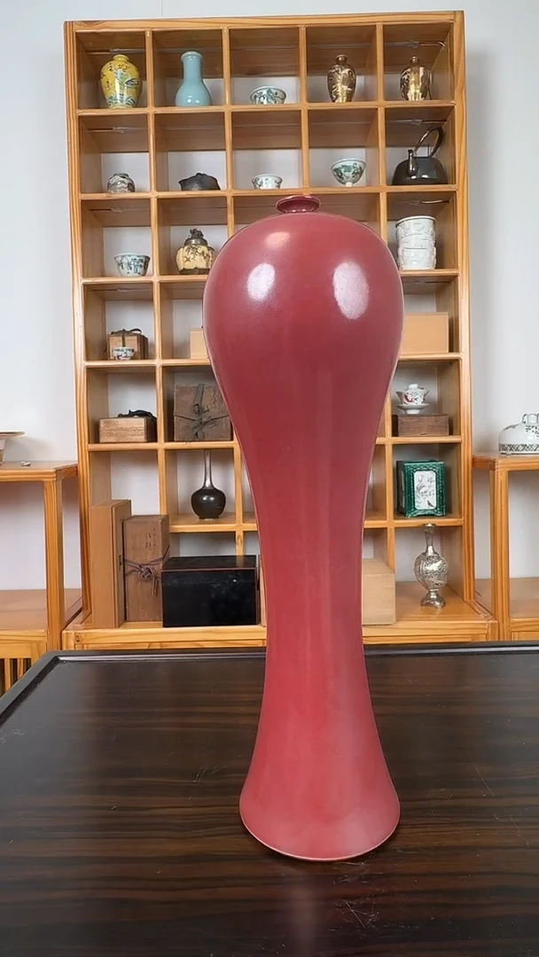 瓶一件造型精美的瓷瓶