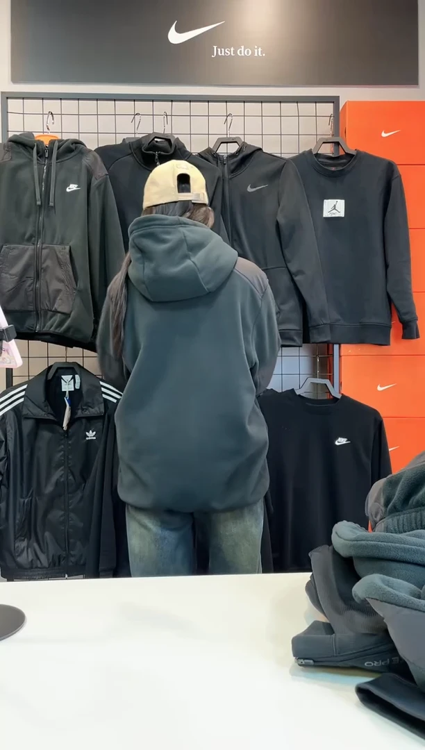 4883 黑色摇粒绒XL码150-170斤 不退换