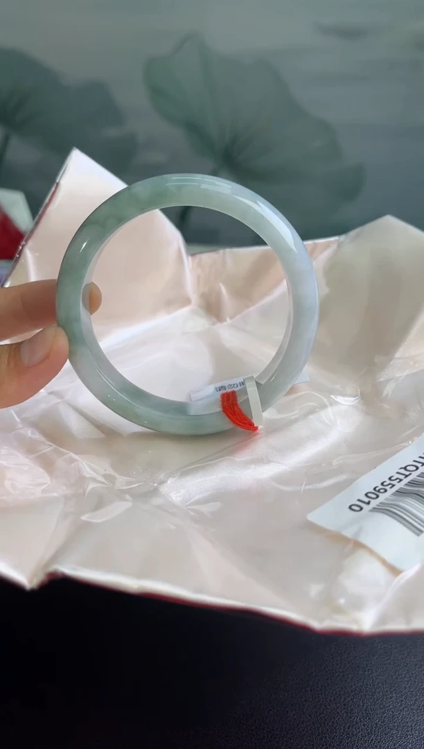 翡翠手镯未镶嵌翡翠手镯8