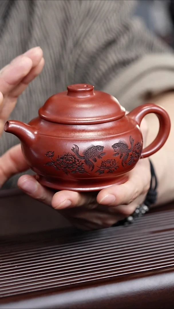 茶壶紫砂宜兴紫砂 太极牡丹锦鲤壶 龙血砂 梅付春