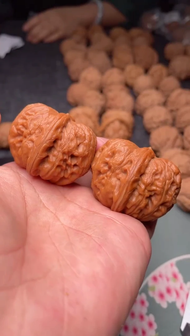 把件文玩核桃a149   元宝 43尺 小黄金顶