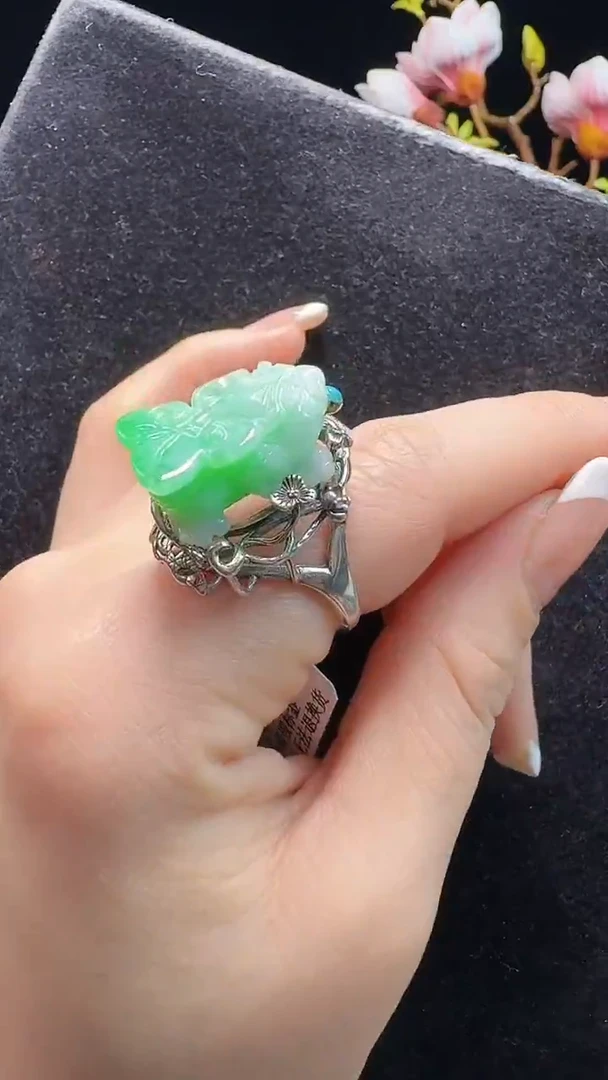 银S925镶嵌戒指翡翠金蝉