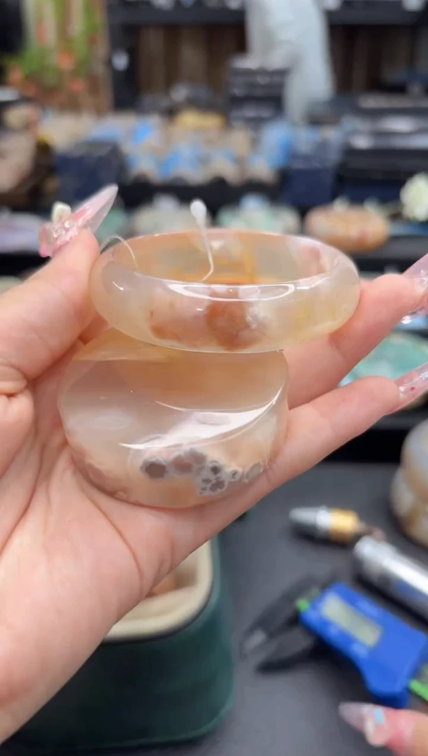 未镶嵌手镯石英质玉226(52圈赠送镯心)