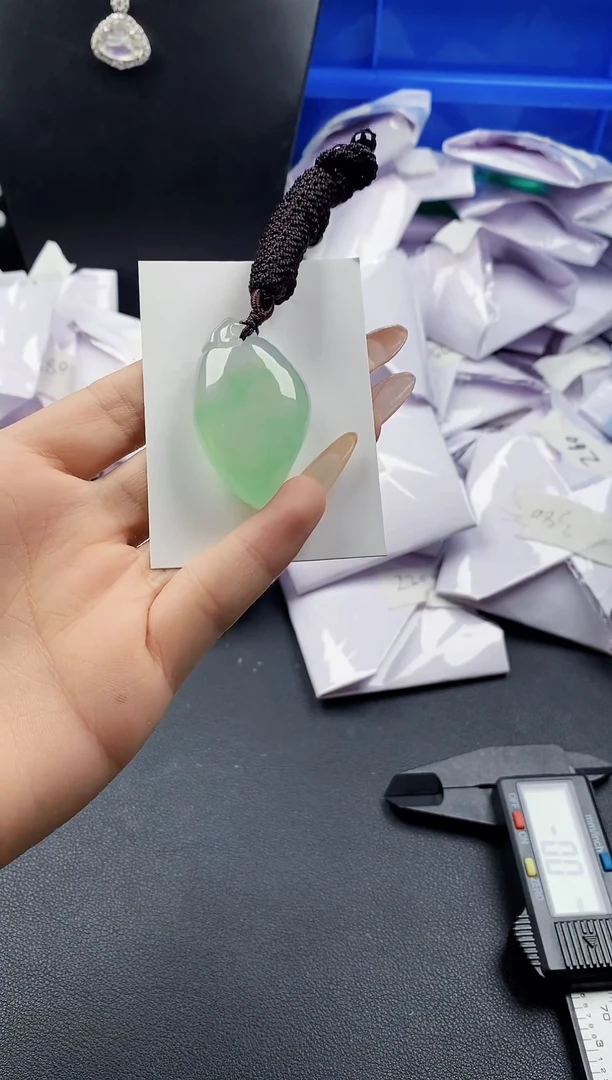 无非金属吊坠10195