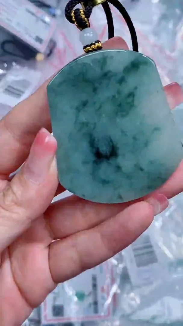翡翠未镶嵌颈饰吊坠