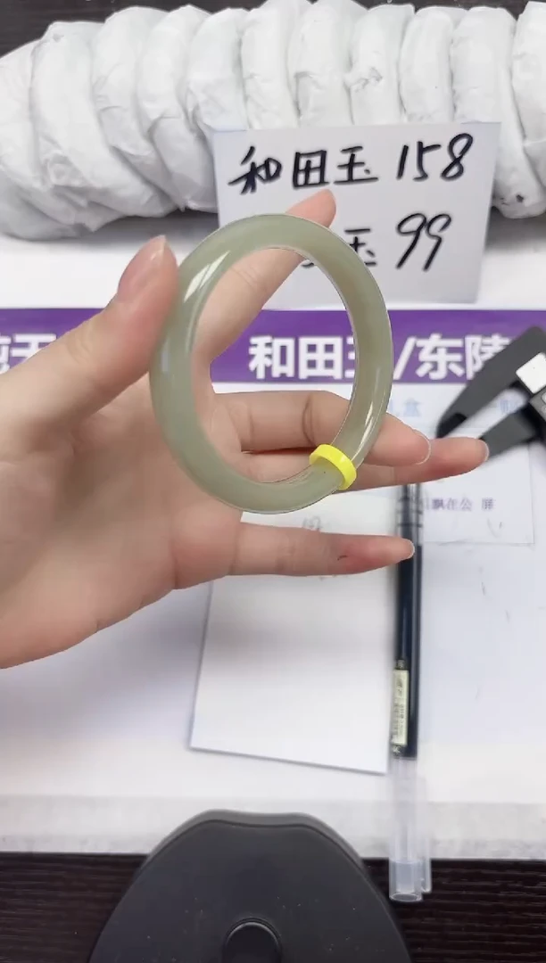 未镶嵌手镯石英质玉D102-54.55