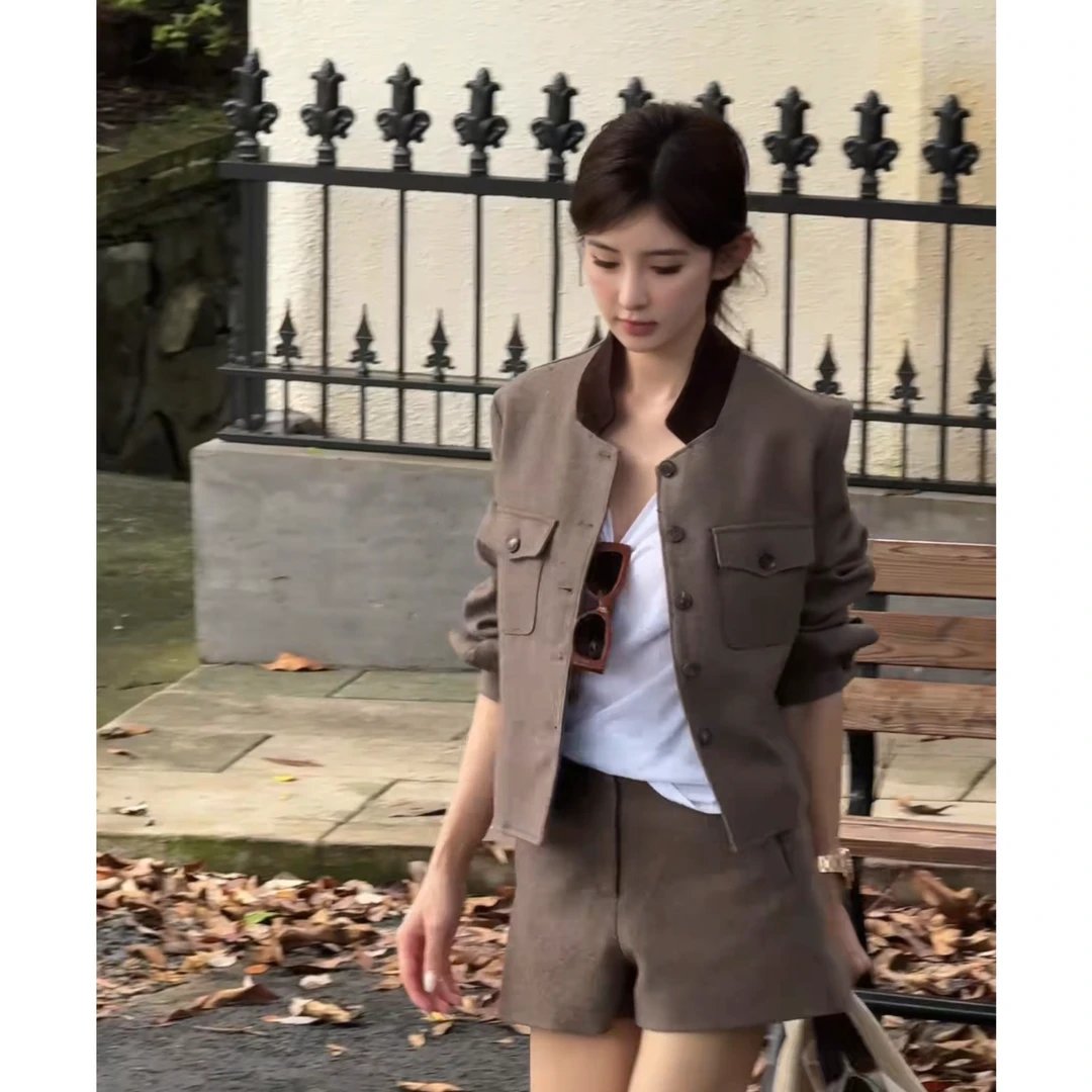 秋季流行爆款穿搭女装2025新款韩版轻熟风气质减龄百搭短款外套