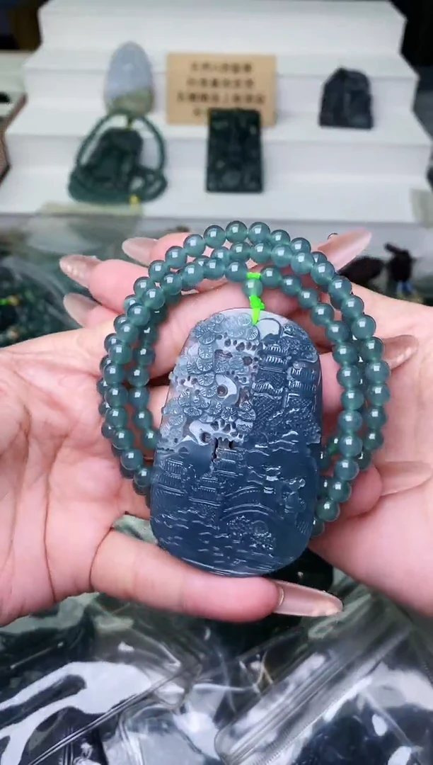 颈饰未镶嵌翡翠