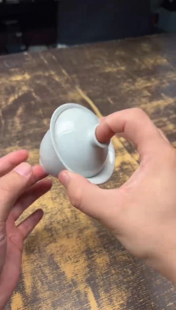 戏墨白胎二才盖碗