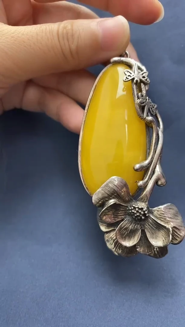 裸石琥珀未镶嵌吊坠
