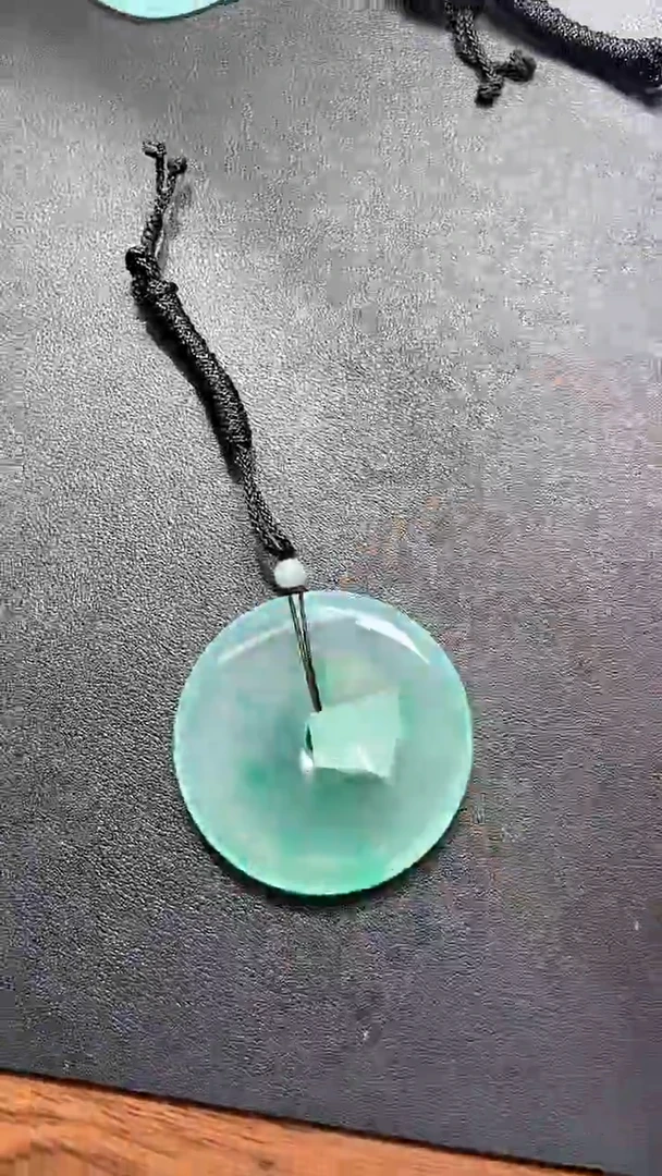 散珠翡翠含赠品绳子发货PAK03