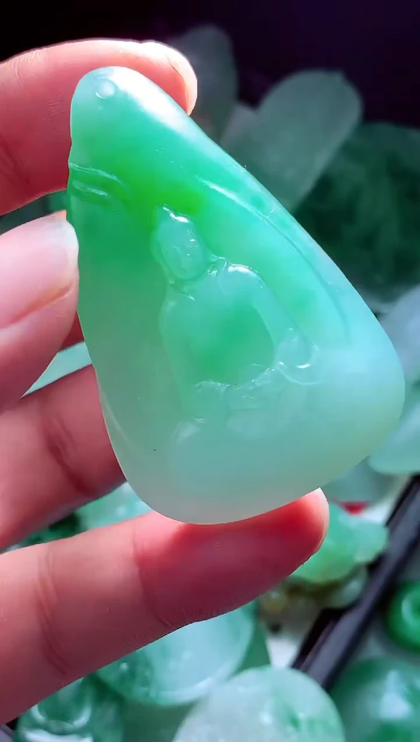未镶嵌定制翡翠执**?翡翠毛货定制