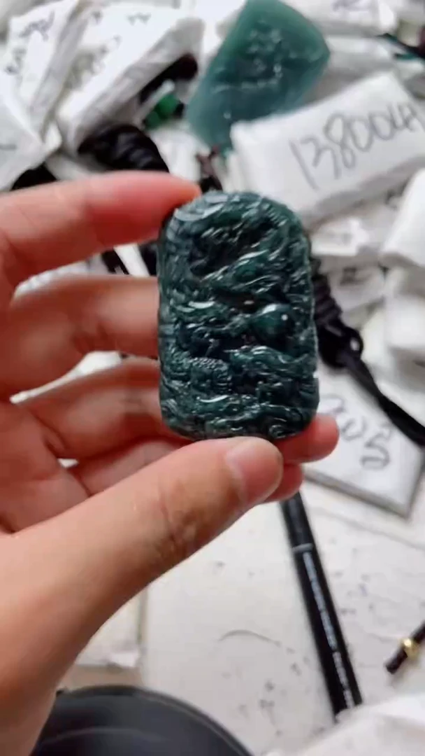 翡翠未镶嵌颈饰88888888888