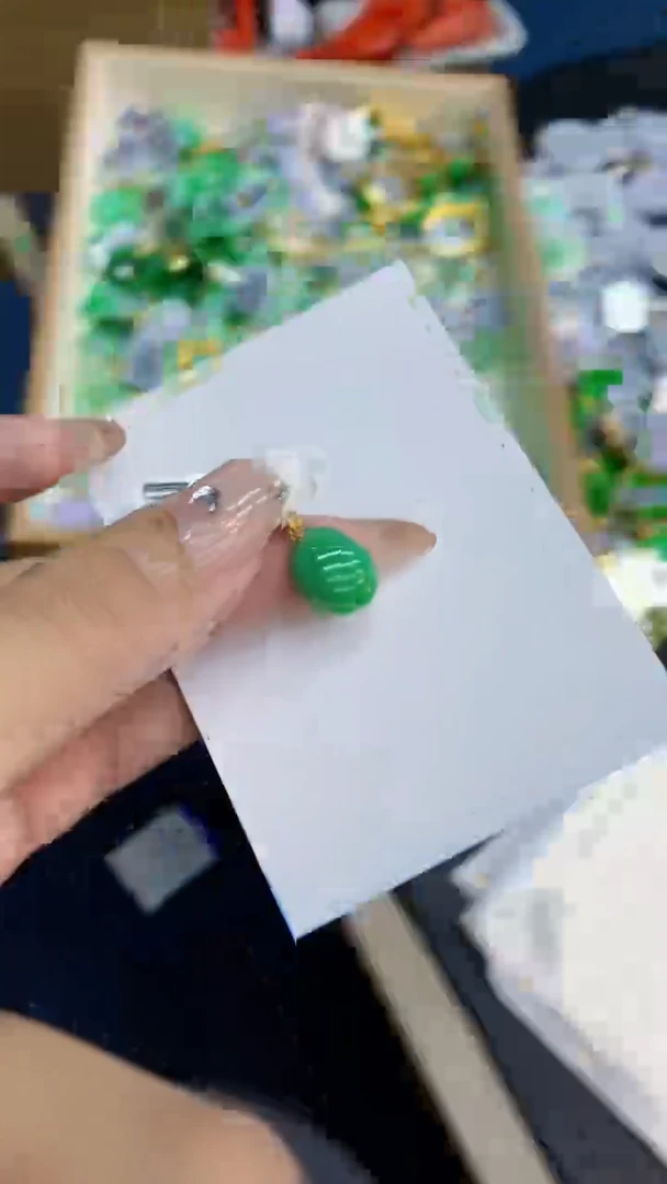 翡翠18K金镶嵌吊坠(不含链)1