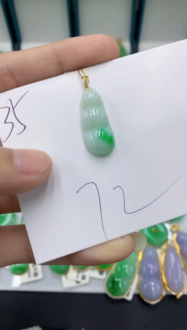 【闪购商品】翡翠颈饰18K金镶嵌翡翠