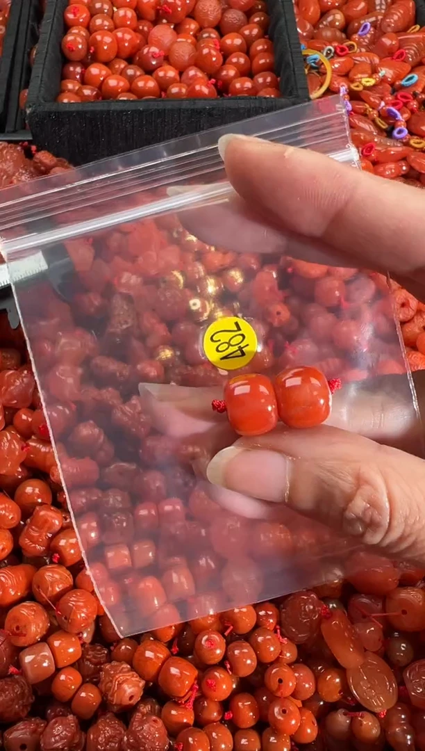 【闪购商品】南红玛瑙颈饰未镶嵌1