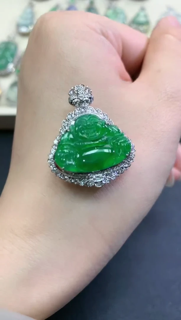 【闪购商品】翡翠颈饰18K金镶嵌C38