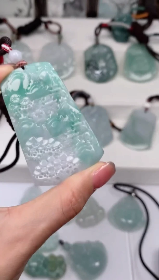 【闪购商品】翡翠颈饰未镶嵌吊坠