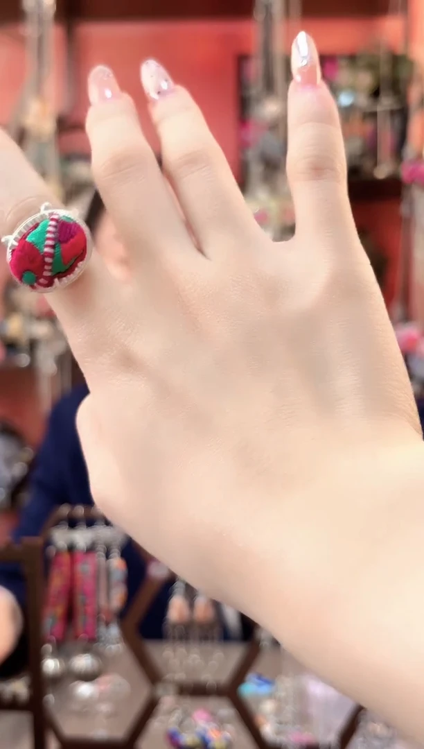 织绣云织谣民族风精美饰品  54