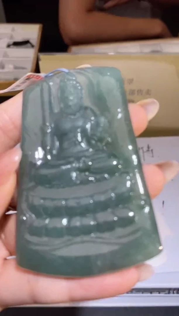 颈饰未镶嵌翡翠37643