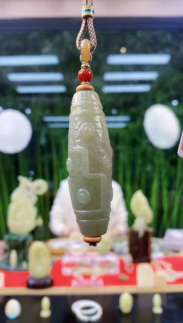 未镶嵌和田玉挂件闪购绿黄大九眼约60mm