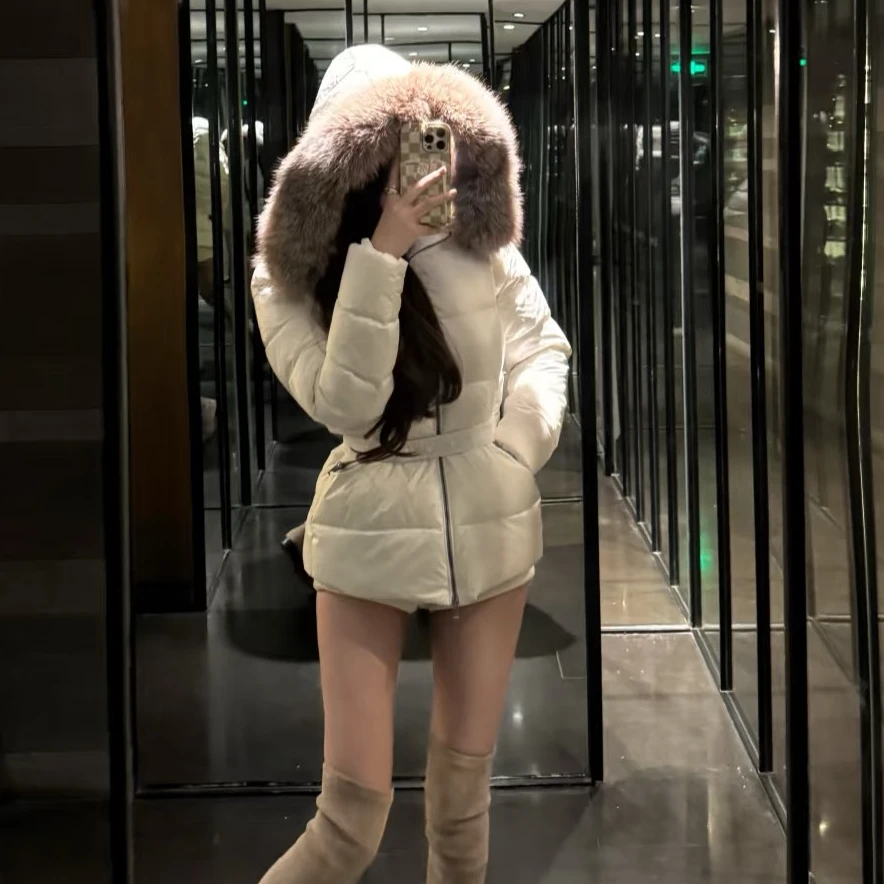 M羽绒服黑白两色