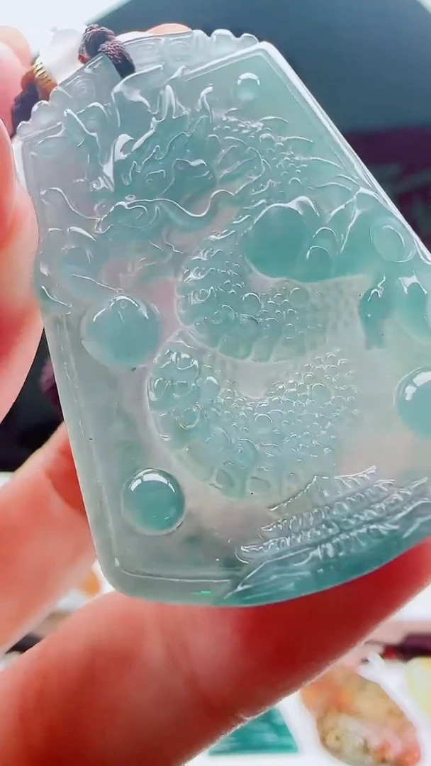 颈饰未镶嵌翡翠多样性发其一