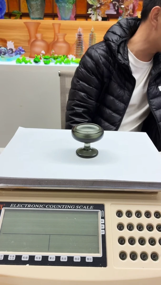 手工艺品琉璃烟灰色供水杯烛台5*5公分