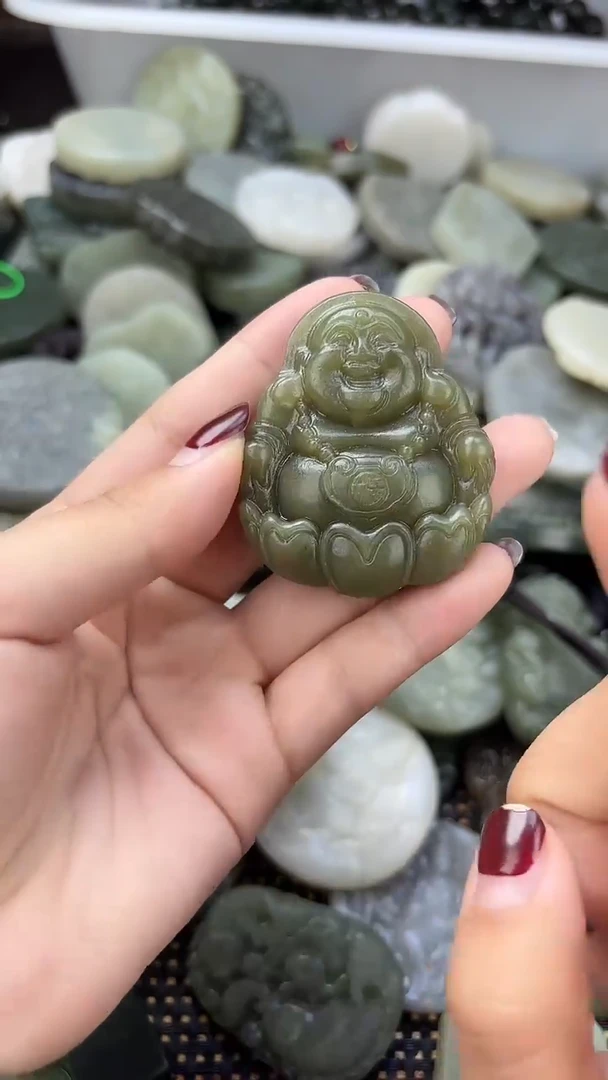 颈饰未镶嵌和田玉1