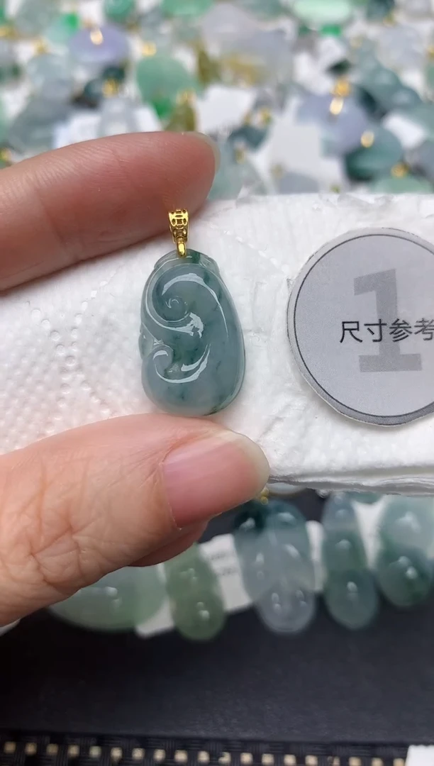 颈饰未镶嵌翡翠天然缅甸A货翡翠1