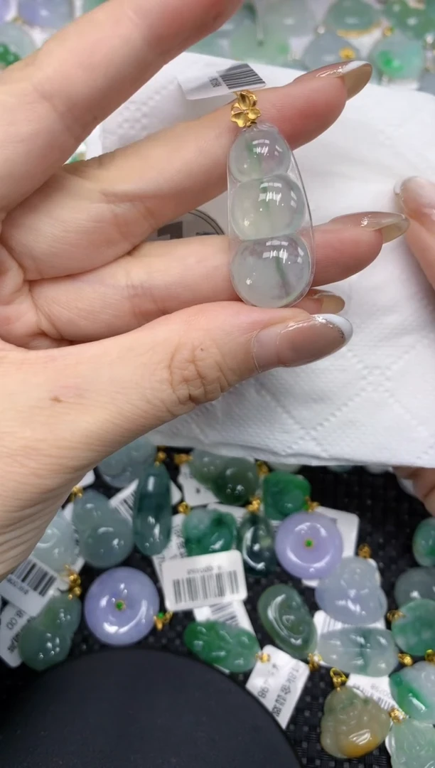 颈饰18K金镶嵌翡翠11111111