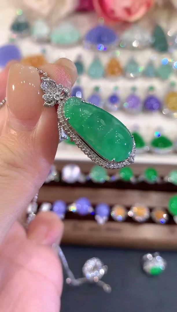 吊坠(不含链)18K金镶嵌翡翠e75