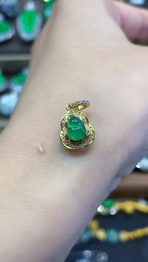 吊坠(不含链)18K金镶嵌翡翠C23 -定制