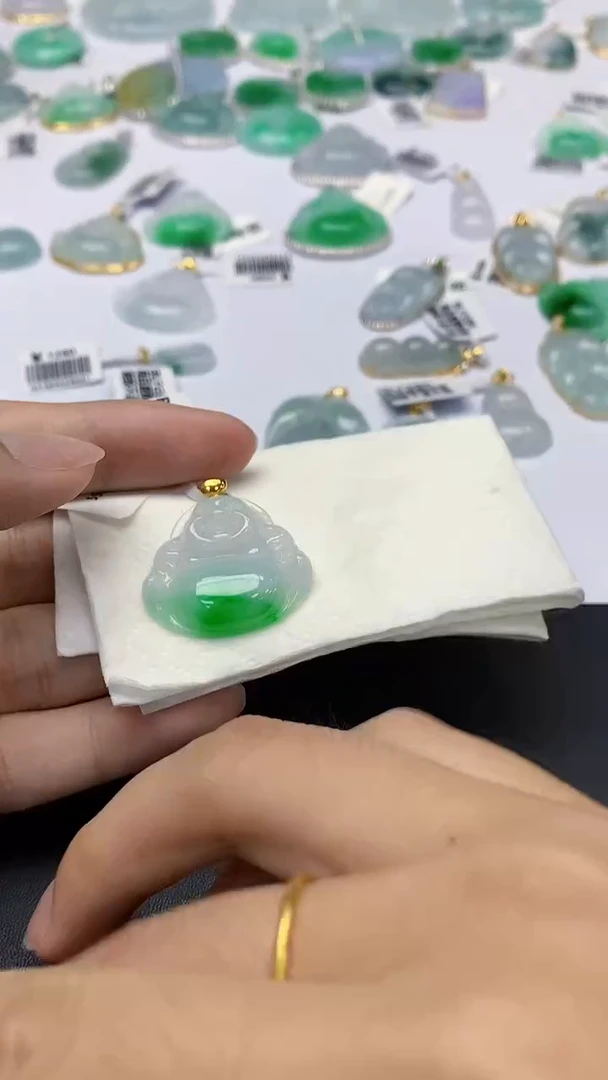翡翠18K金镶嵌颈饰天然缅甸a货翡翠